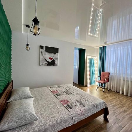 Studio Apartment Center เครเมนชุก ภายนอก รูปภาพ